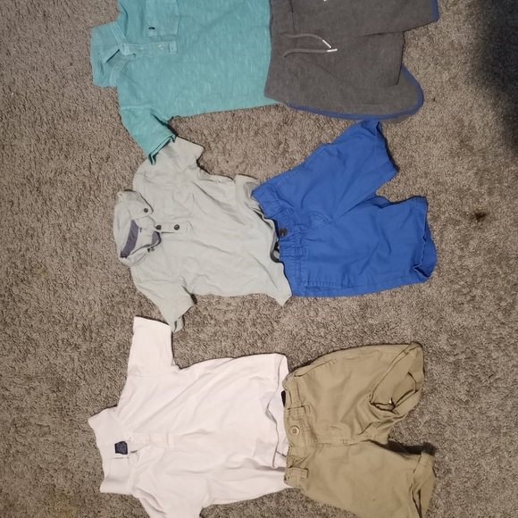 Clothes - Picture 4 of 4